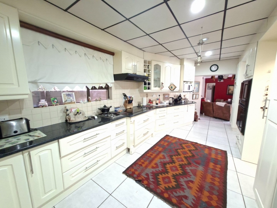 5 Bedroom Property for Sale in Dan Pienaar Free State
